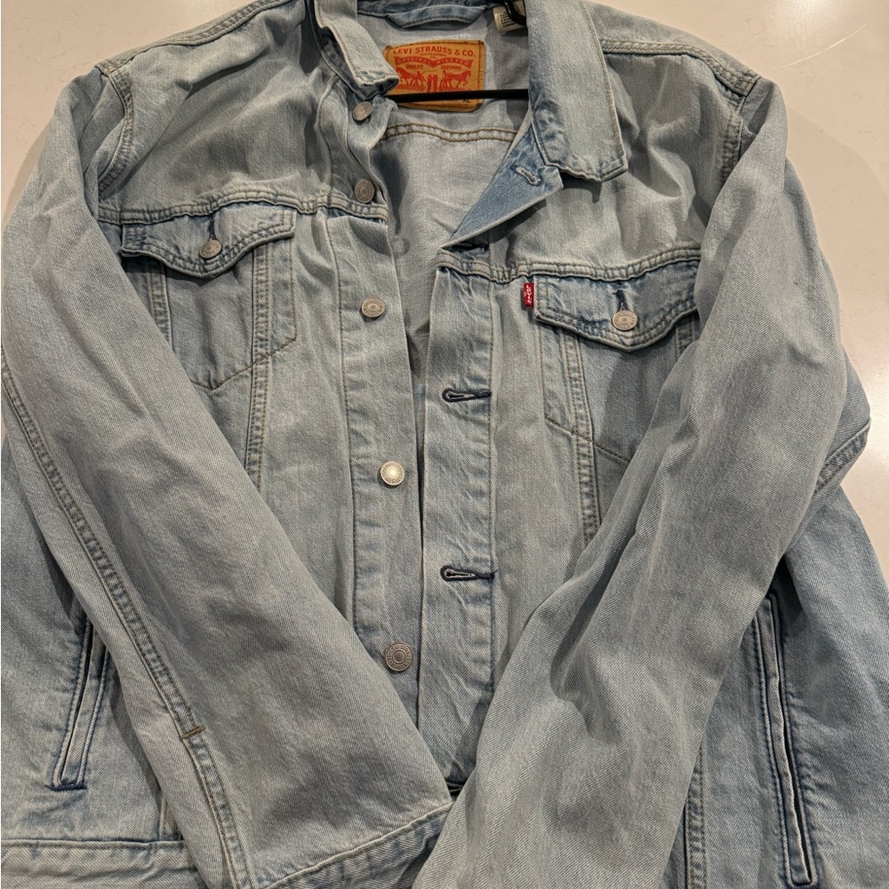 Levi's Men's Light Blue Denim Jacket